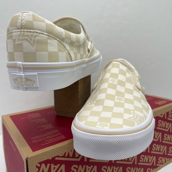 Vans WMNS Classic Slip-On
Checkerboard Stars Tan
VN000CT5JM9 Sneakers - Picture 8 of 16